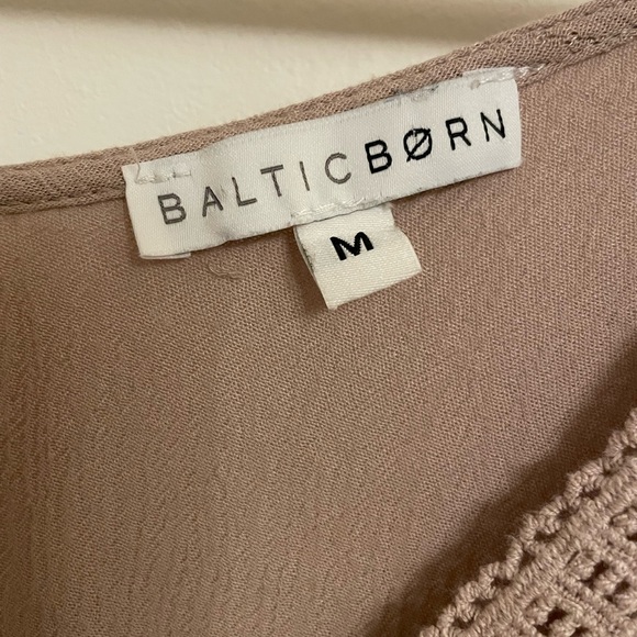 Baltic Born Jennifer Sand  Midi Dress V Neck Boho Size M Flutter Sleeved - Picture 12 of 12